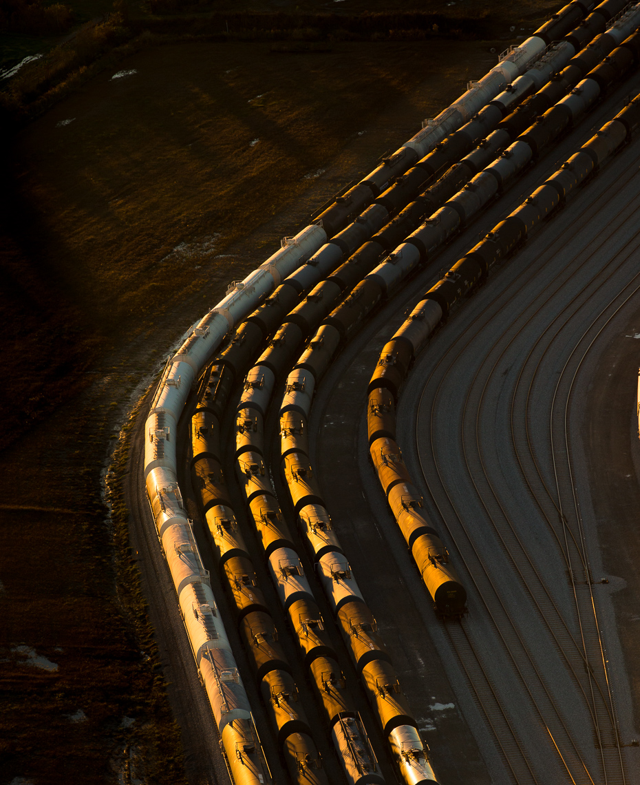SEALE_INDUSTRIAL_LANDSCAPE_TRAIN_TANK_CARS