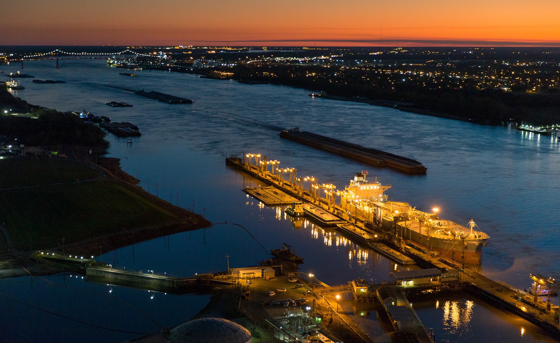 SEALE_INDUSTRIAL_LANDSCAPE_MISSISSIPPI_TANKER